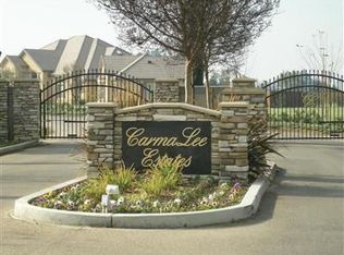 6880 E Carmalee Ln, Fresno, CA