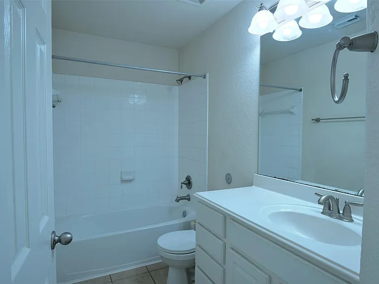 1139 Glenwood Canyon Ln — Photo 18