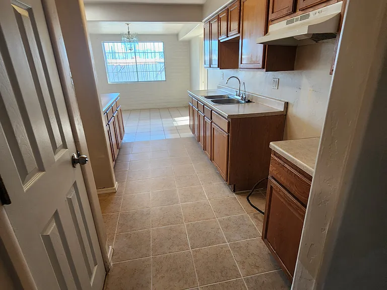 6841 E Stella Rd — Photo 5
