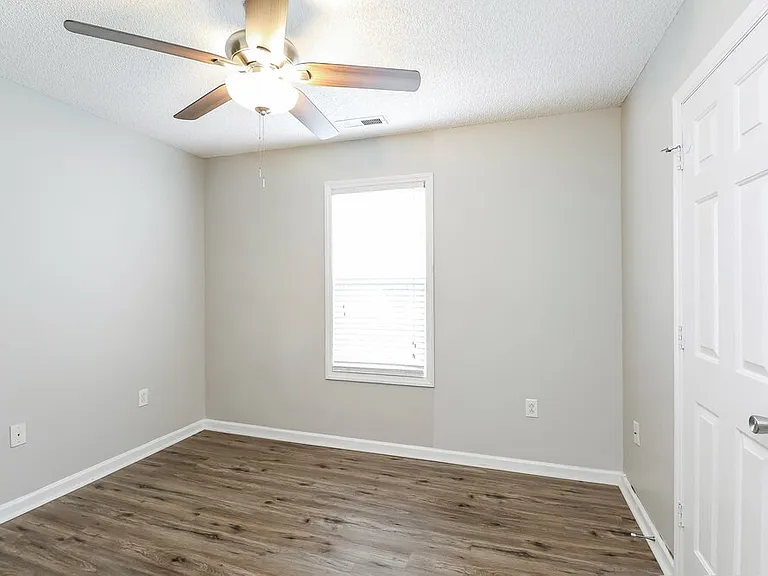 310 Tamarack Dr — Photo 13