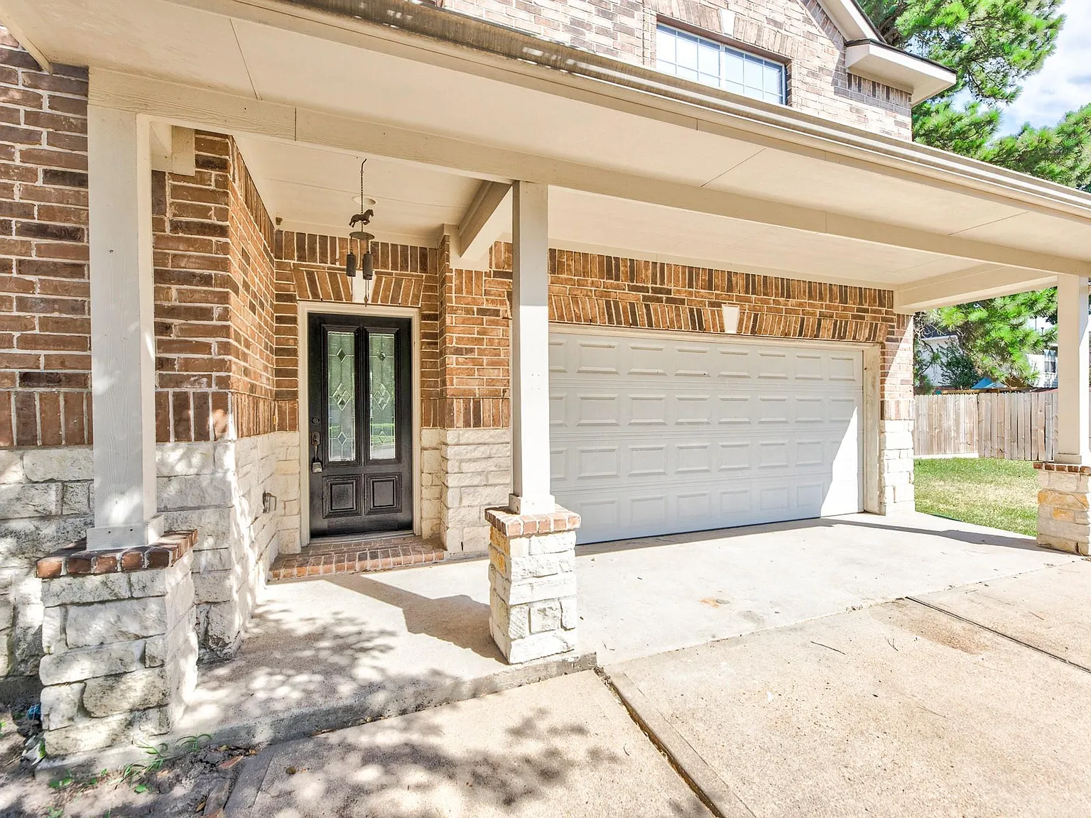 3 bed, 2.5 bath, 2261 sqft, $2,100 — Photo 4