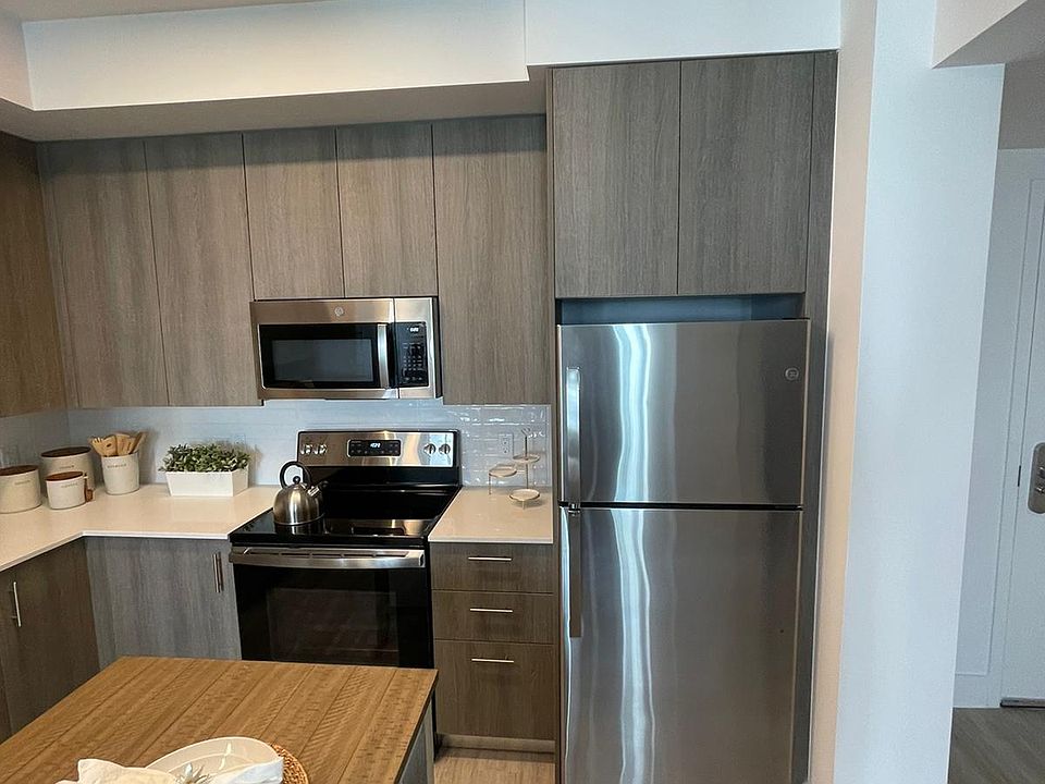 1st image of 13965 NE 20th Pl #102