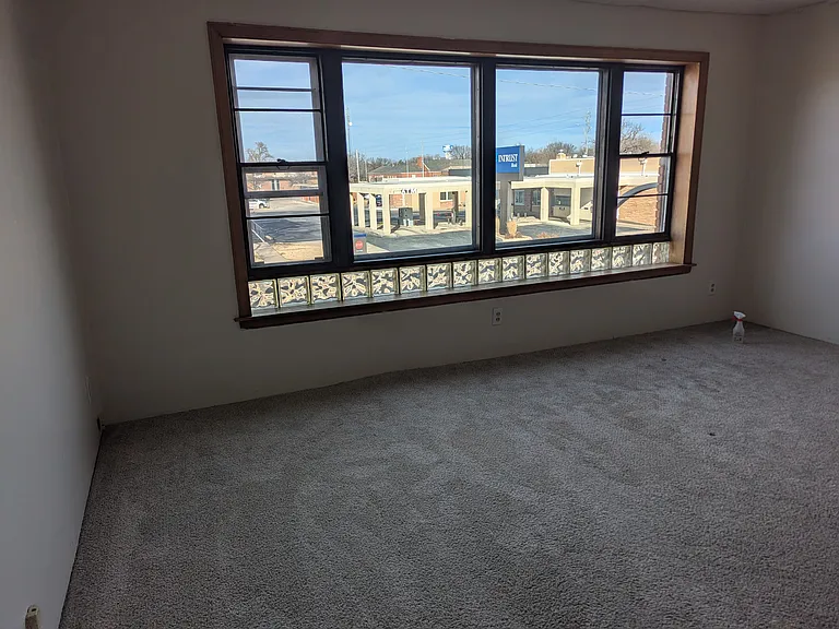 123 E Broadway St #1A — Photo 4