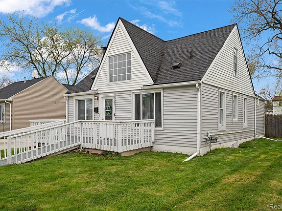 2nd image of 25181 Lawn St