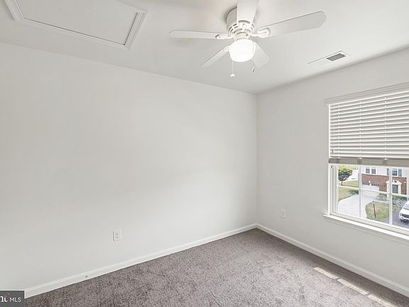 4th image of 418 Charles Ave
