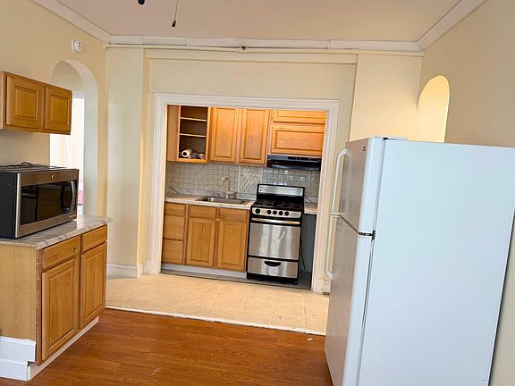 4th image of 37 S Iowa Ave APT 4E