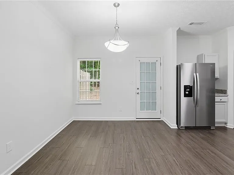 2915 Greyhawk Ln — Photo 10