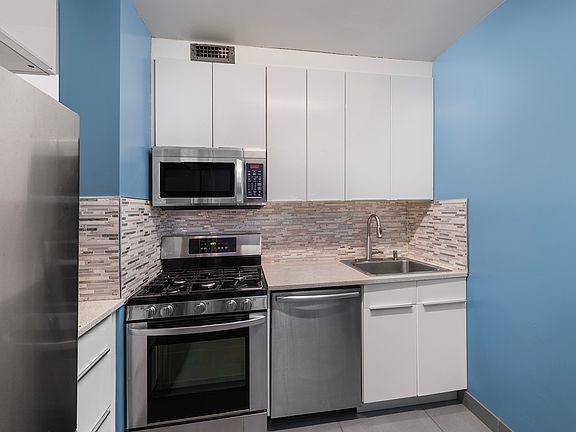 5th image of 117 E 57th St APT 47F