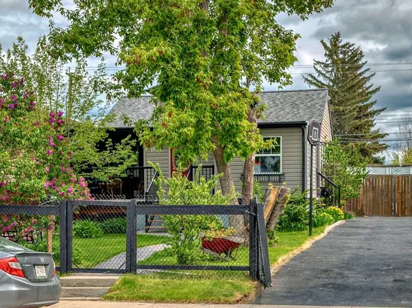 1834 W 42nd St SE, Calgary, AB T2B 1E9