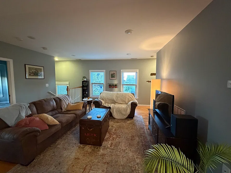 9 Almont St #2