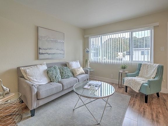 4th image of 399 Schafer Rd #13