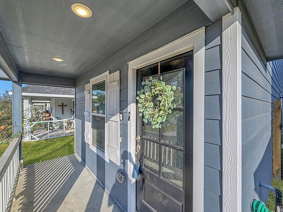 3rd image of 16939 Marie Village Dr