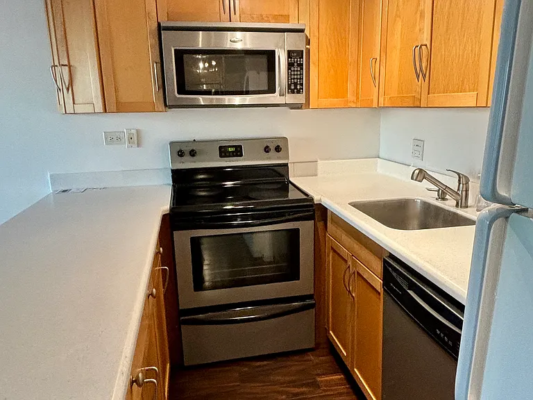2140 Kuhio Ave #2008 — Photo 8