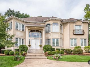 8S277 Hampton Cir, Naperville, IL 60540