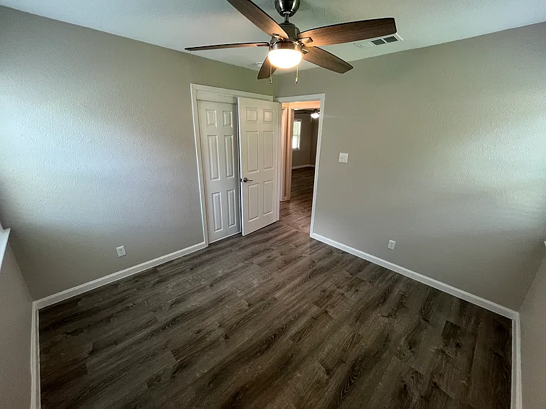 2100 Camden Dr — Photo 15
