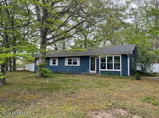 31 Chain Blvd, Bayville, NJ 08721