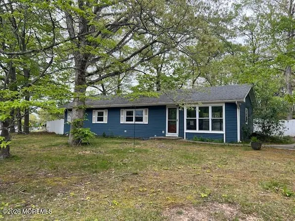 31 Chain Blvd, Bayville, NJ 08721