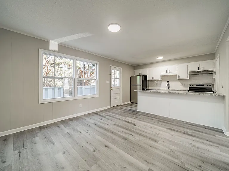 2200 Williamsburg Dr #24 — Photo 10