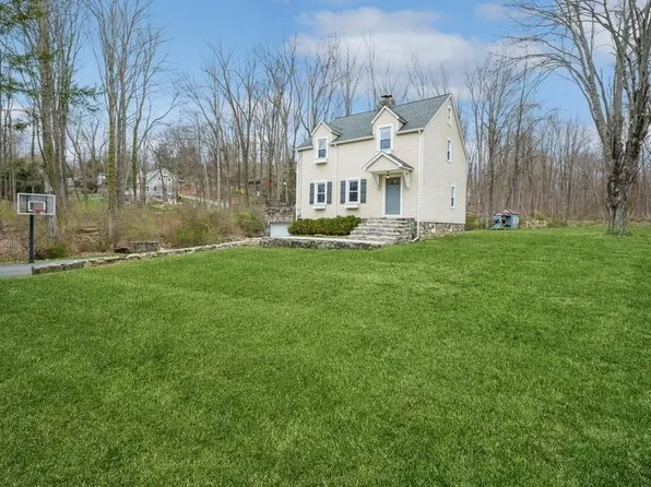6 Juniper Drive, Mahopac, NY 10541