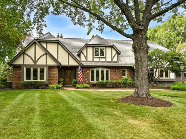 11115 N Wyngate TRACE, Mequon, WI 53092