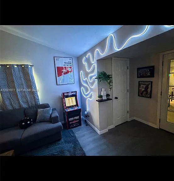 370 Hand Ave — Photo 16