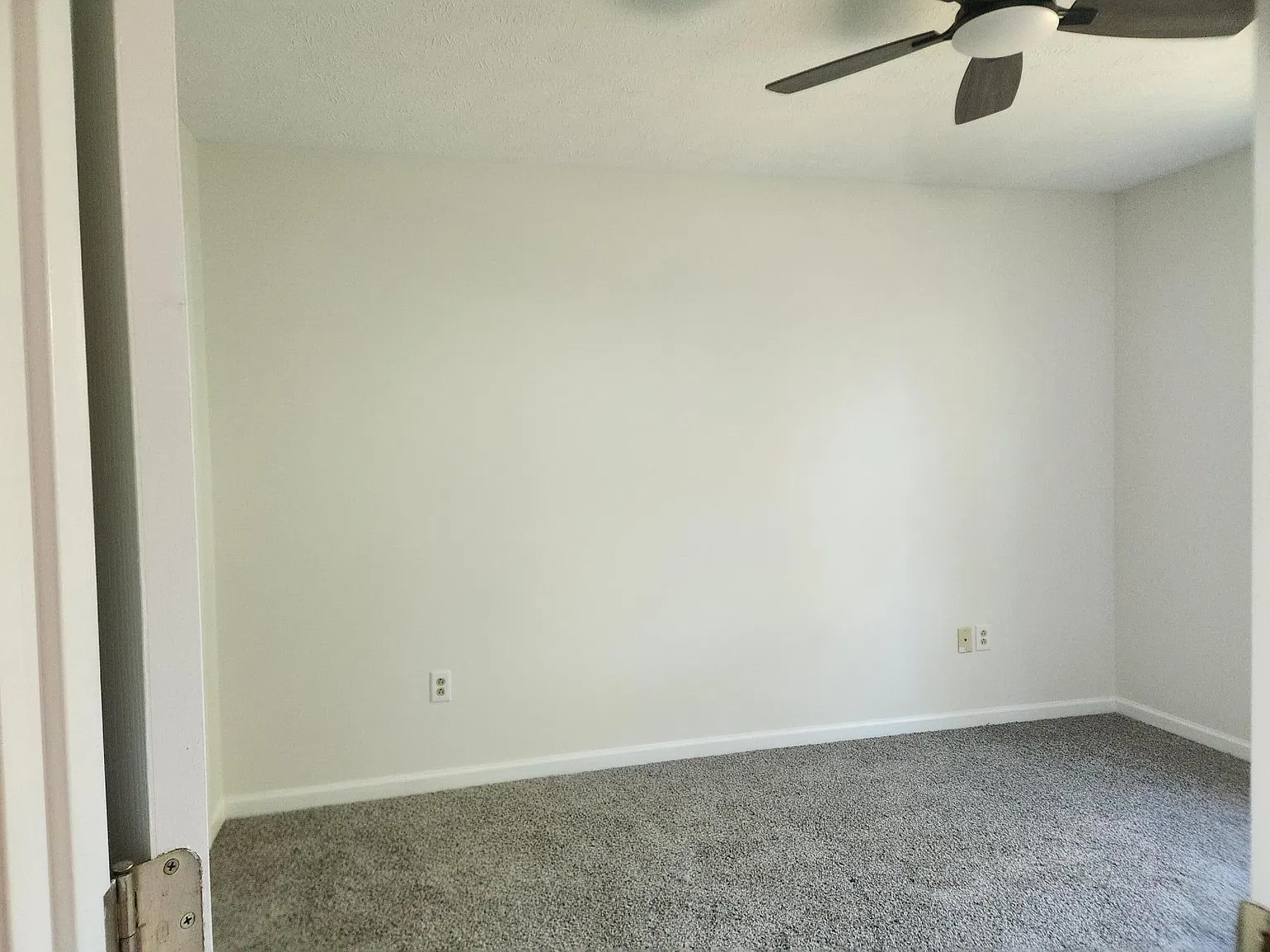 2 bed, 1.5 bath, 1300 sqft, $1,000 — Photo 4