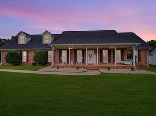 815 Redstone Dr, Inman, SC 29349