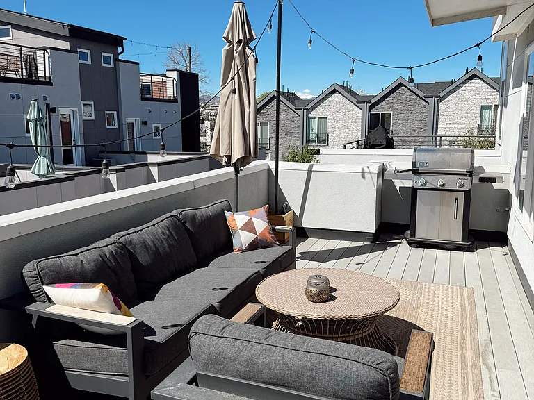 roof top/3rd level
