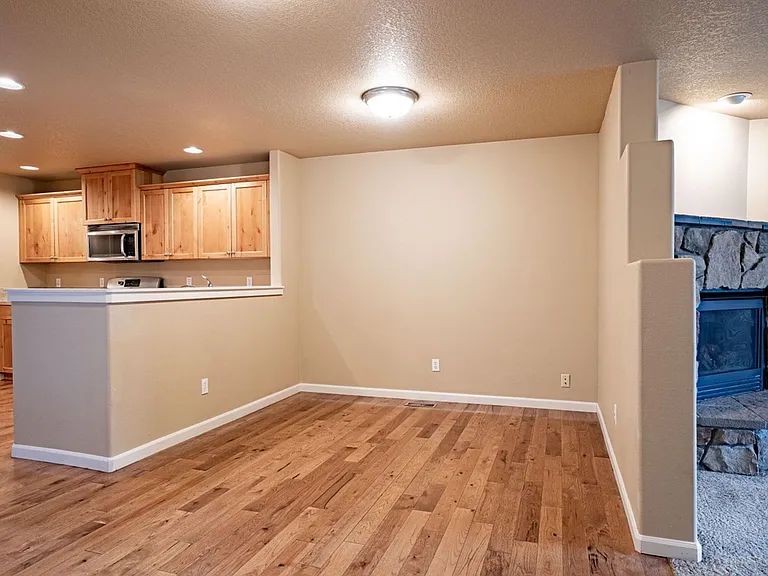 20487 Brentwood Ave — Photo 12