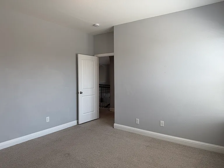 2417 Kingsgate Dr — Photo 31