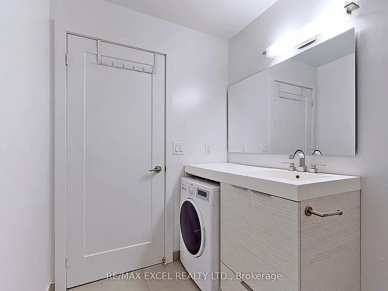 318 Richmond St W #2505 — Photo 18