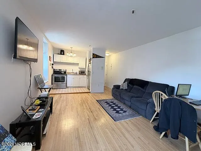 533 Monroe St #4D — Photo 6