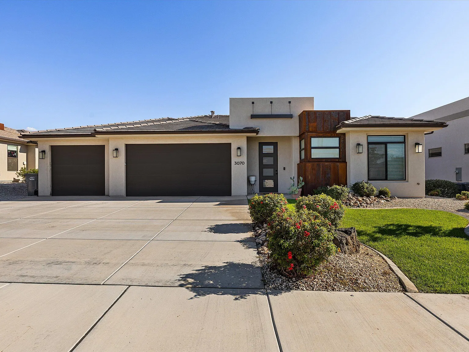 3 bed, $3,000 — Photo 2