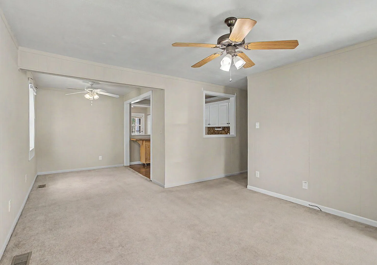 MANEY 317 — Photo 3