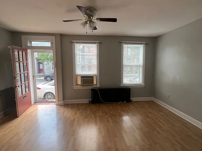 169 E Pomfret St — Photo 10
