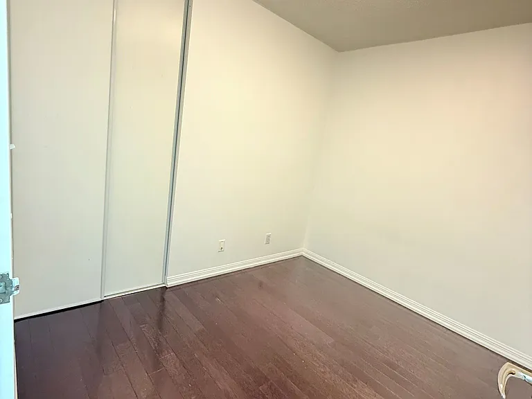 18 Lee Centre Dr #708 — Photo 12