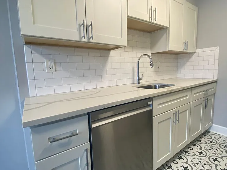 Renovated Studios, 1, & 2 bed apartments! — Photo 16