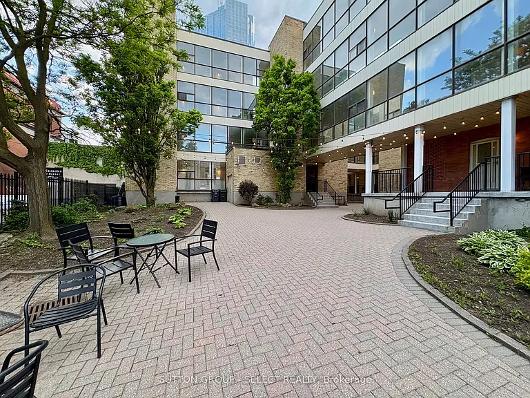 440 Wellington St #103 — Photo 4