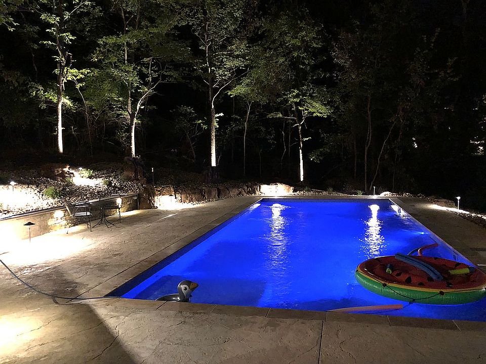 1st image of 17 Hunters Glen Dr