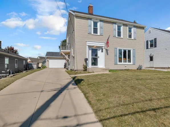 1122 Fairmont LANE, Manitowoc, WI 54220
