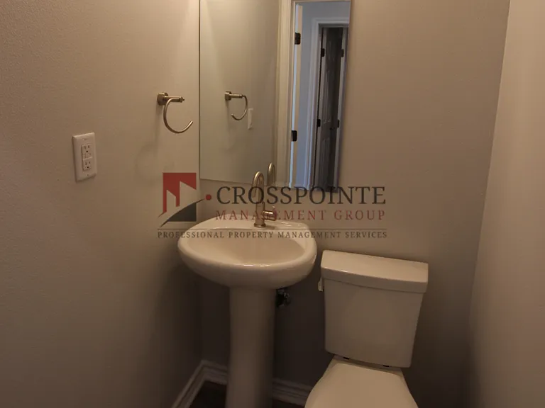 1927 Lindbergh Dr #301 — Photo 6