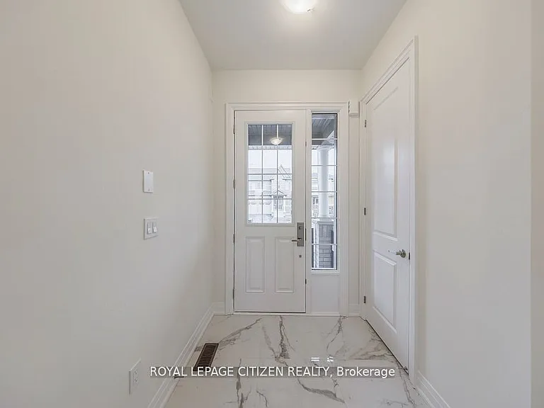 26 Wesley Brooks St — Photo 2