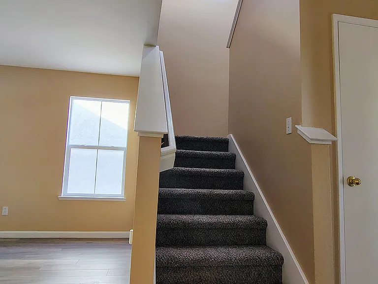 3034 Roadrunner Dr — Photo 12