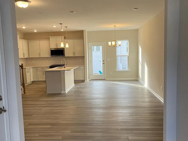 1406 Smoky Mountains St — Photo 6