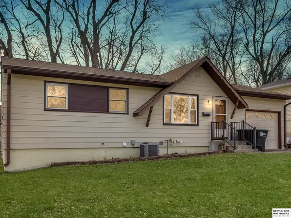 12511 A St, Omaha, NE 68144