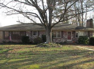 1044 Highland Hills Dr, Halifax, VA 24558