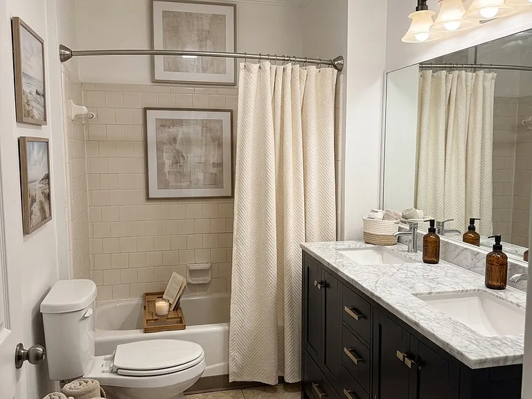 Master Bath
Virtual Staging