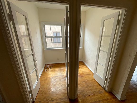 4th image of 354 1/2 N Spaulding Ave #354-1/2