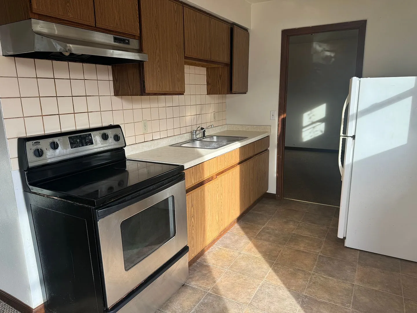 209 E Wood Ave — Photo 3
