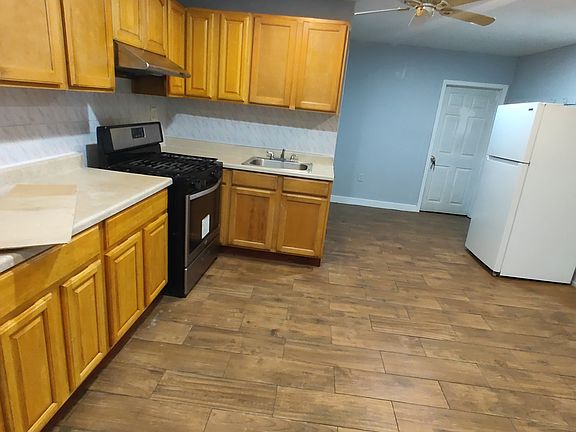 5th image of 900 W Moyamensing Ave Floor 1